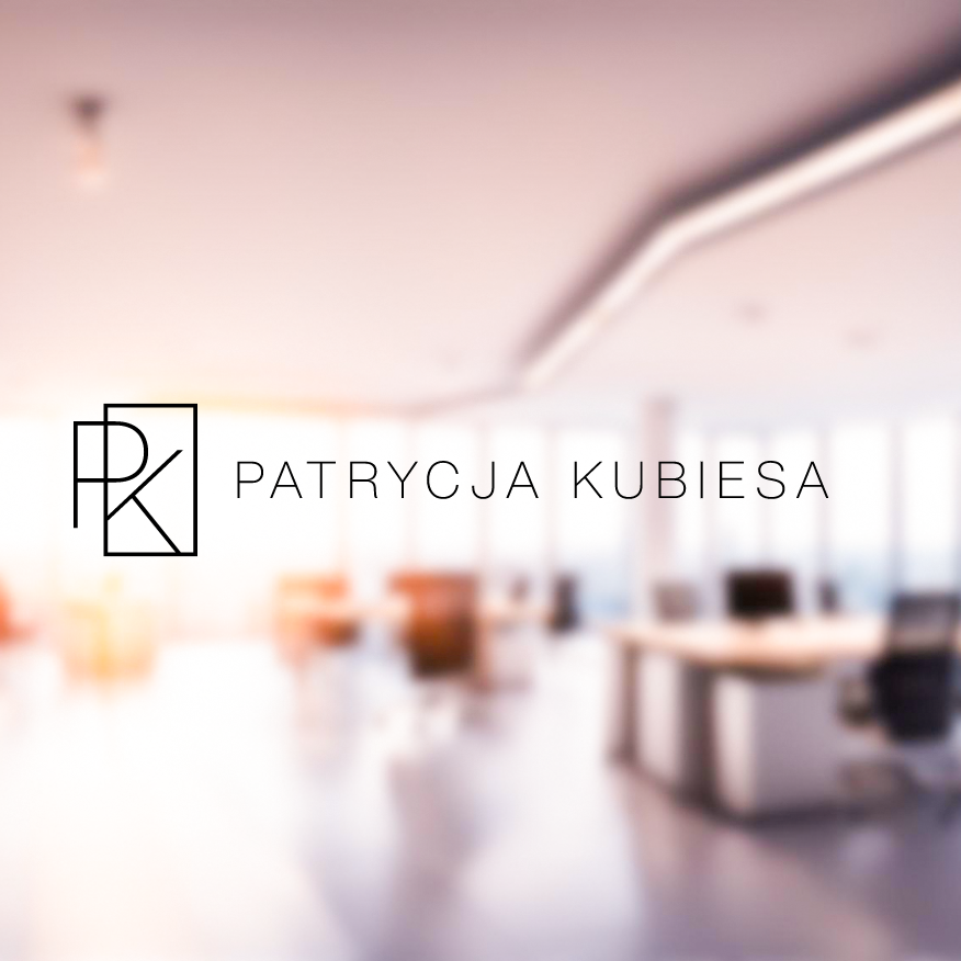 Logo Patrycja Kubiesa po środku, w tle biuro